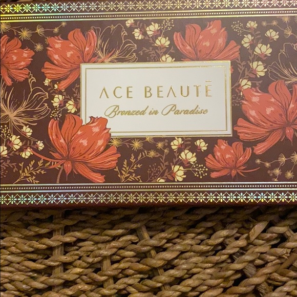 Makeup bundle! Eyes and lips! 3 pieces - Picture 2 of 11